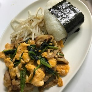 豚薄切り肉とほうれん草＆卵のオイスターソース炒め